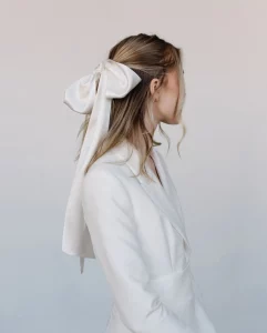 The perfect hairstyle for a beach wedding