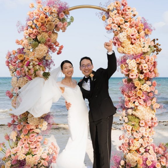 Dreamy Spring Beach Wedding in Shades of Peach