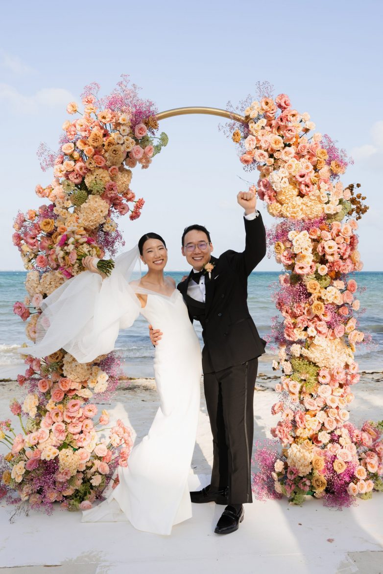 Dreamy Spring Beach Wedding in Shades of Peach
