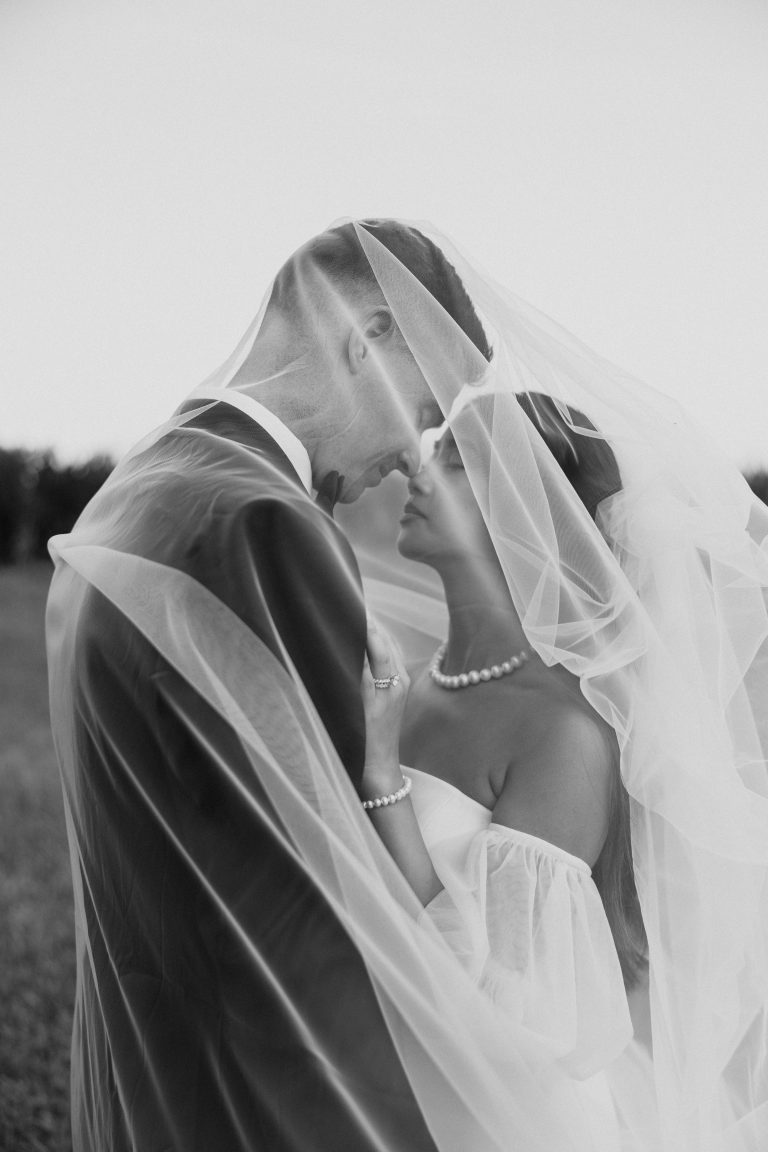 Bridal Veils in 2025: A Statement of Personal Style and Creative Individuality